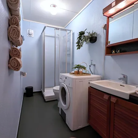 Hillside Top-row Apartment, Stunning Views Appartement