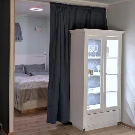 Hillside Top-row Apartment, Stunning Views * Tromsø