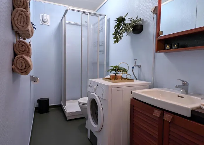 Hillside Top-row Apartment, Stunning Views Appartement