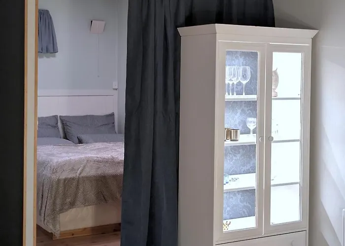 Hillside Top-row Apartment, Stunning Views * Tromsø