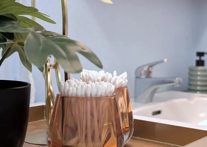 Hillside Top-row Apartment, Stunning Views Tromsø